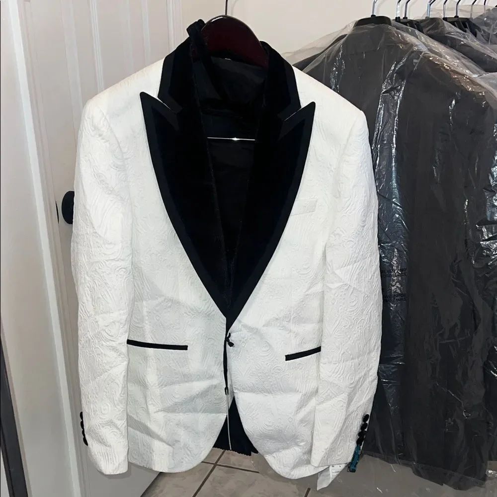 Elegant White and Black Men's Tuxedo Set